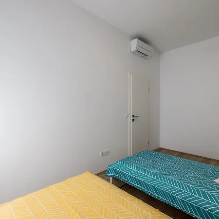 Zoe & Masa's Place Apartment